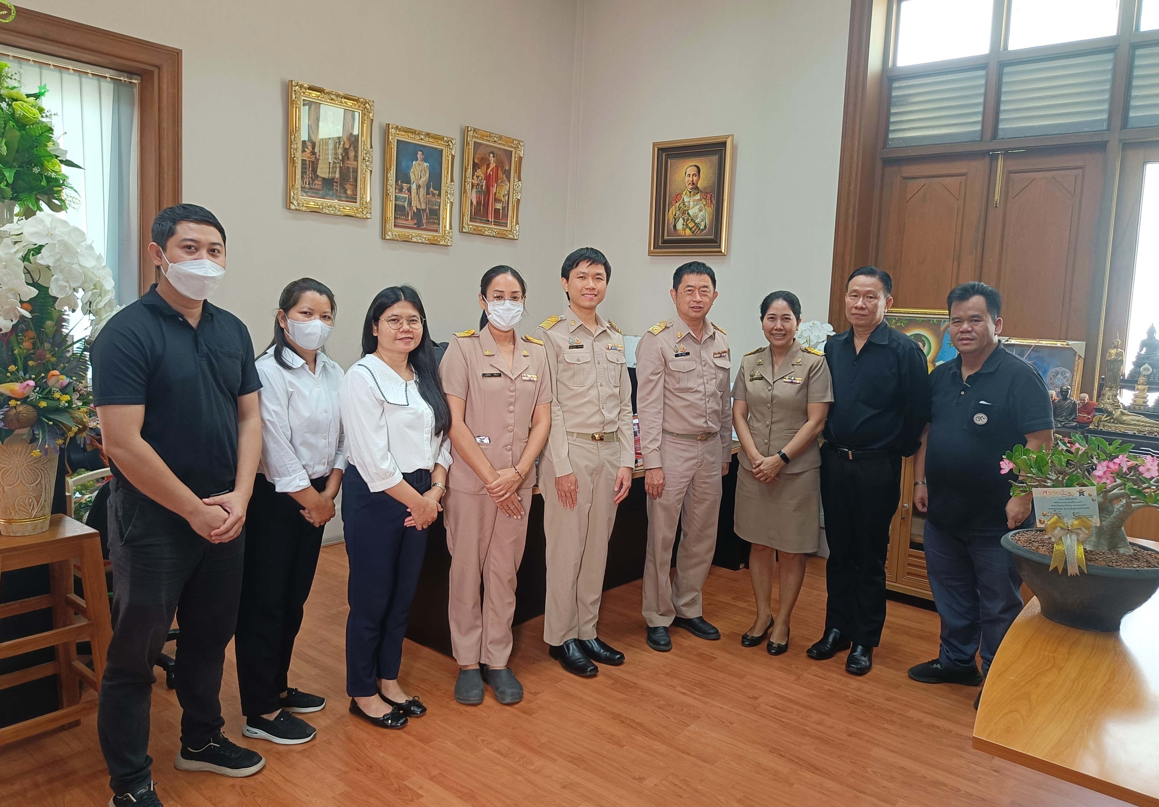 title - กลุ่มพัฒนาระบบบริหาร สำนักงานการปฏิรูปที่ดินเพื่อเกษตรกรรม (กพร. ส.ป.ก.) เข้ากราบไหว้อวยพร ขอพรผู้บริหาร สำนักงานการปฏิรูปที่ดินเพื่อเกษตรกรรม (ส.ป.ก.) เนื่องในเทศกาลขึ้นปีใหม่ 2569